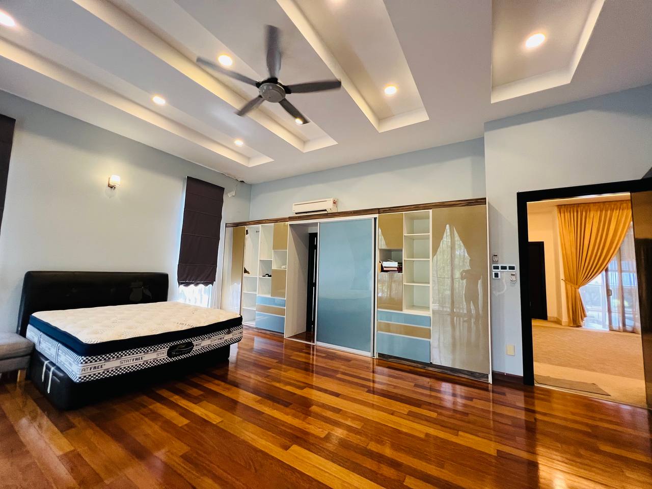 Freehold Fully Furnished Luxury Bungalow Country H - photo 3