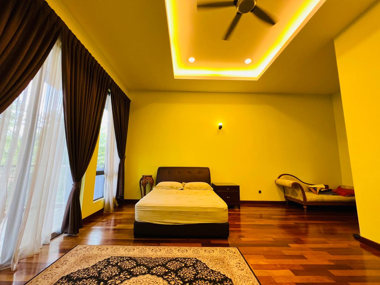 Freehold Fully Furnished Luxury Bungalow Country H - photo 5