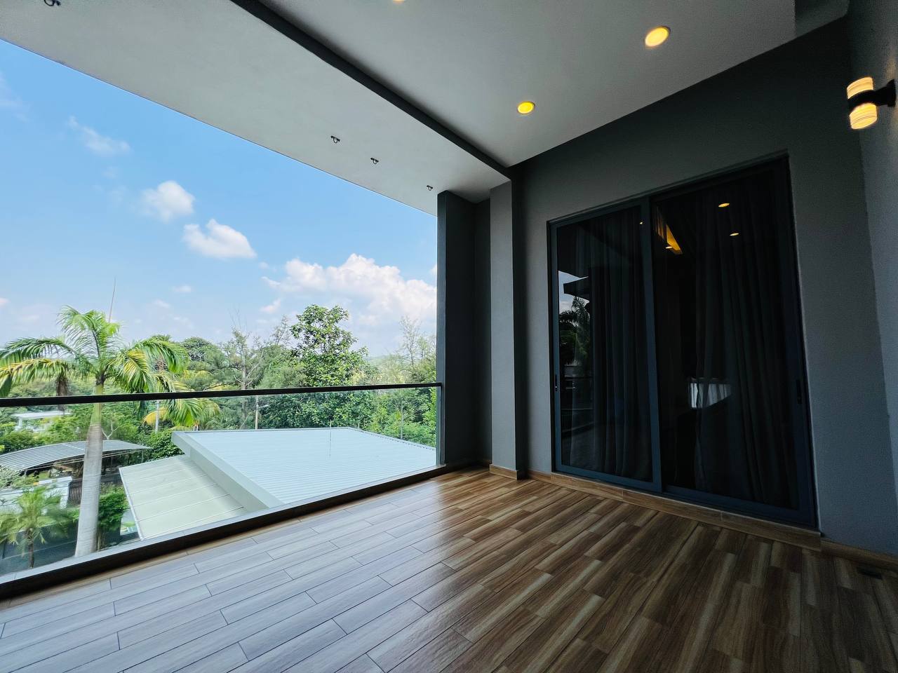 Freehold Fully Furnished Luxury Bungalow Country H - photo 9
