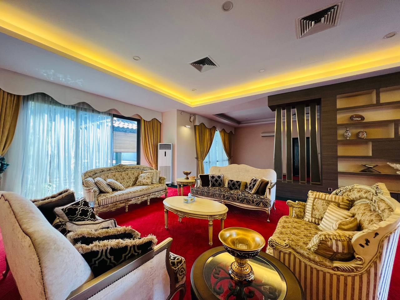 Freehold Fully Furnished Luxury Bungalow Country H - photo 13
