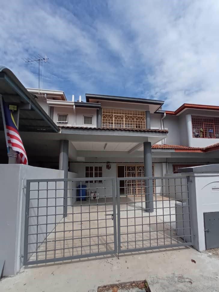Freehold Double Storey Terrace Berjaya Park Shah A