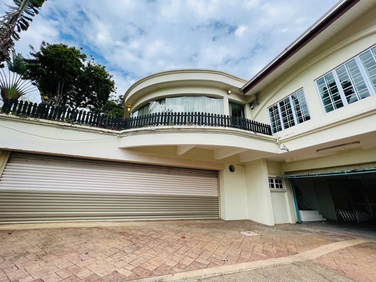 Freehold Bungalow Country Heights Kajang - photo 3