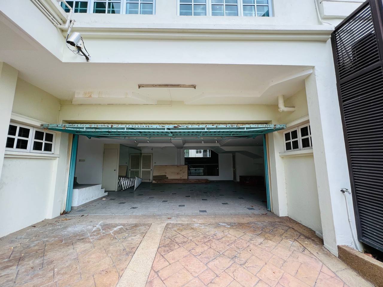 Freehold Bungalow Country Heights Kajang - photo 4