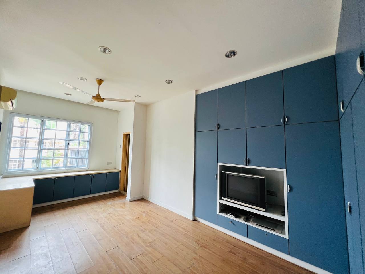 Freehold Bungalow Country Heights Kajang - photo 10