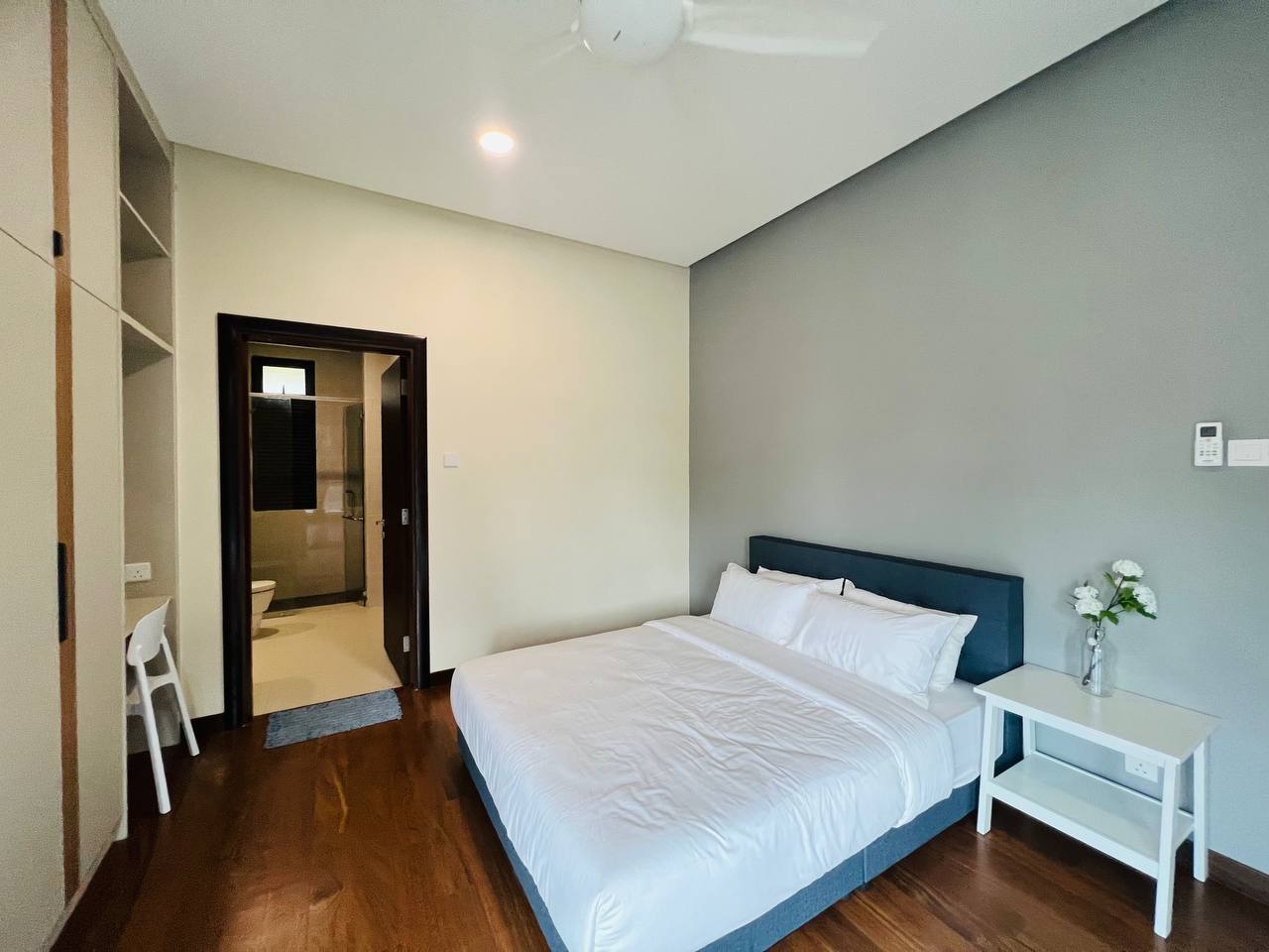Private Swimming Pool Bungalow Freehold Danau Suri - photo 6