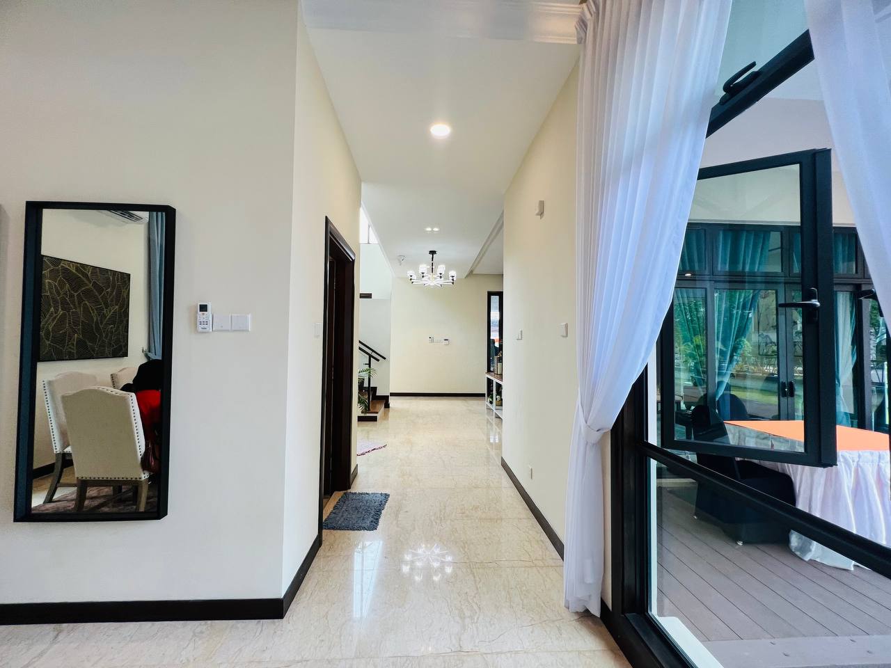 Private Swimming Pool Bungalow Freehold Danau Suri - photo 12