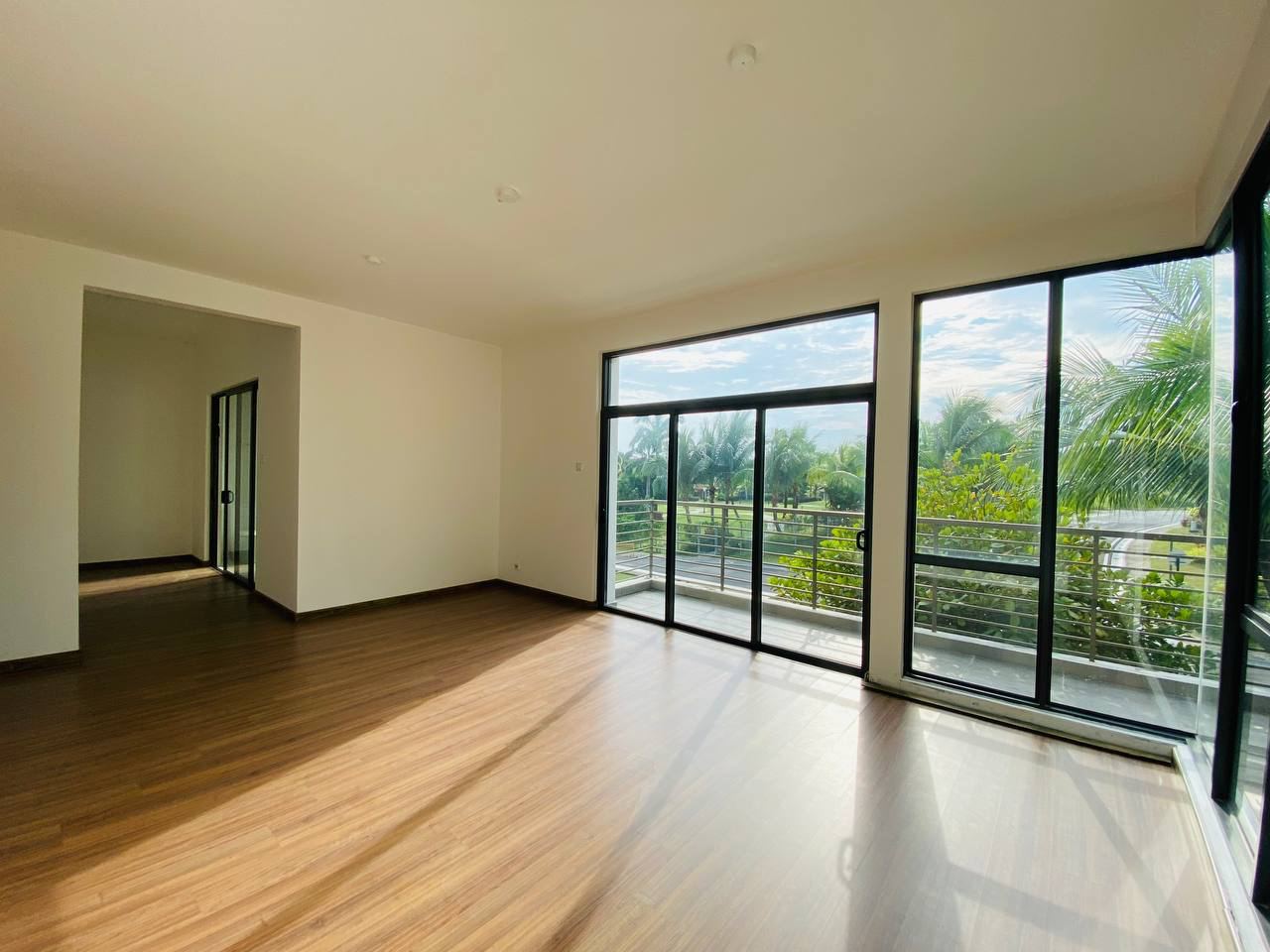 Freehold Semi Detached Two Storey Diamond City Sem - photo 3