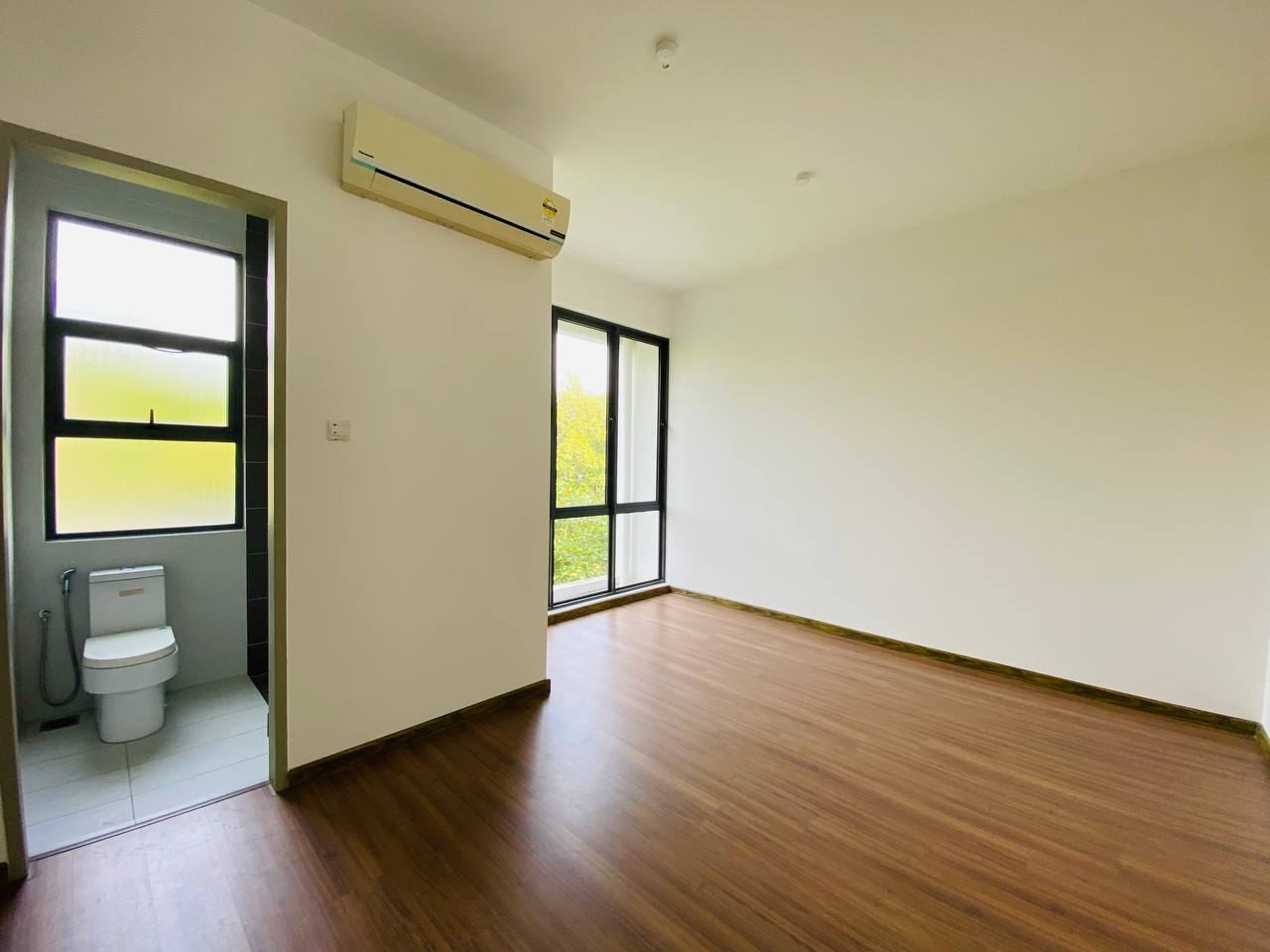 Freehold Semi Detached Two Storey Diamond City Sem - photo 7