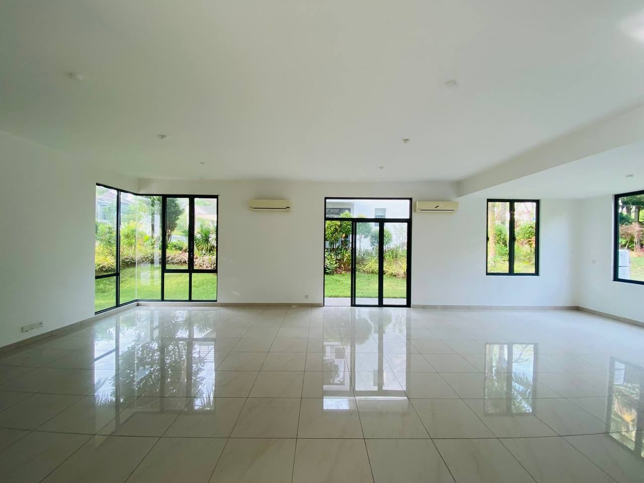 Freehold Semi Detached Two Storey Diamond City Sem - photo 9