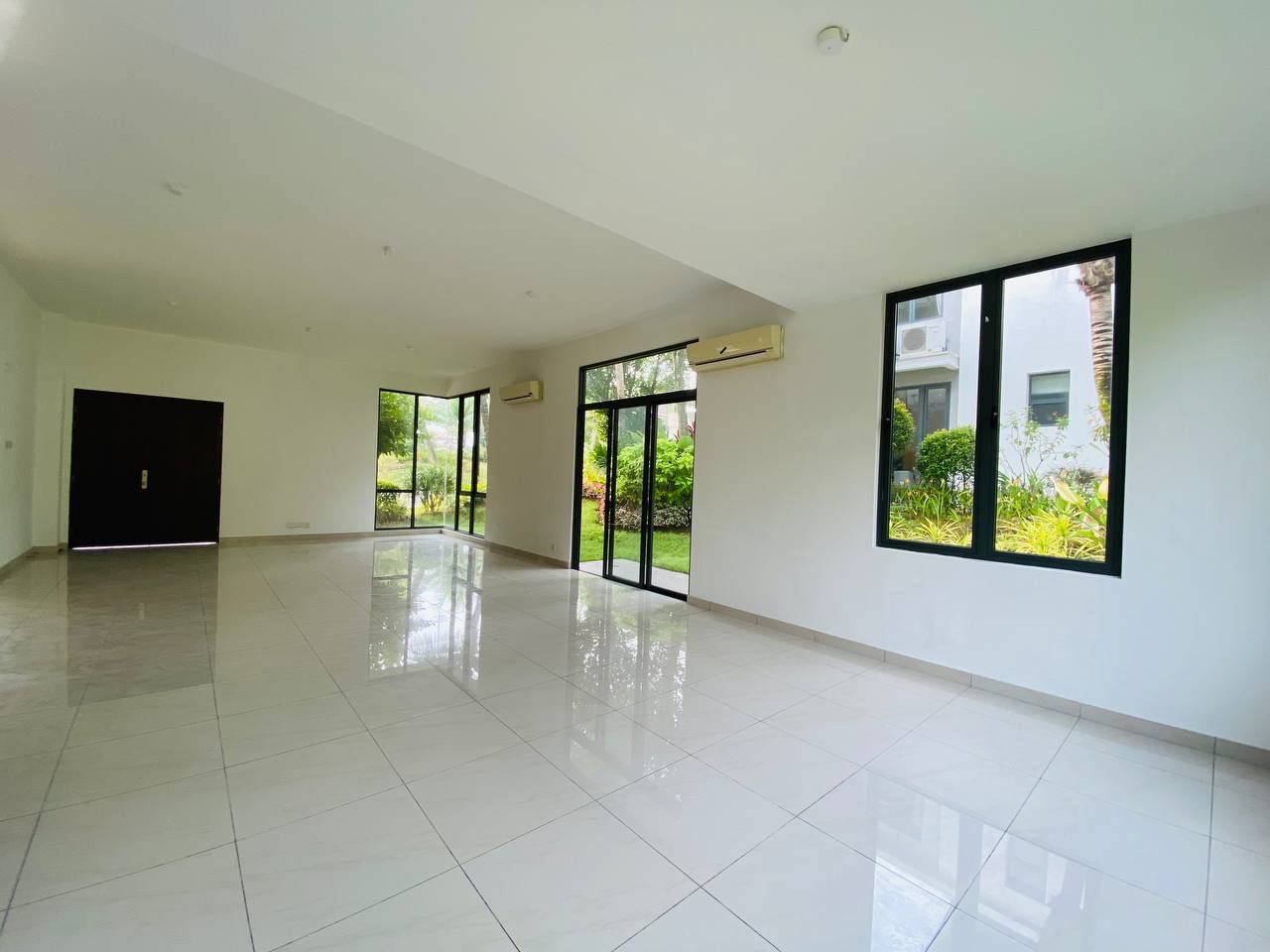 Freehold Semi Detached Two Storey Diamond City Sem - photo 10