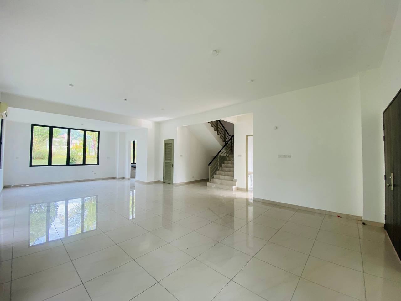 Freehold Semi Detached Two Storey Diamond City Sem - photo 11