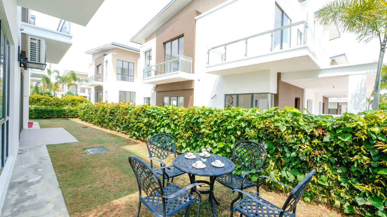 Freehold Semi Detached Two Storey Diamond City Sem - photo 12