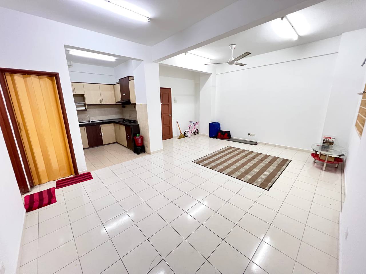 Freehold Apartment Selesa i Resort Kajang