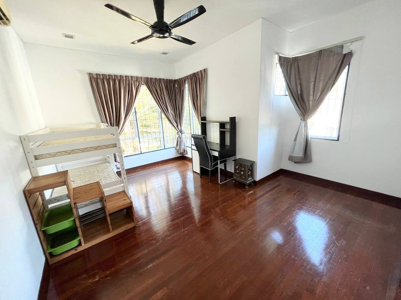Furnished Three Storey Bungalow Kayangan Heights - photo 12