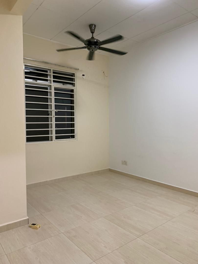 Semi Detached Double Storey House Kipark Puchong - photo 3