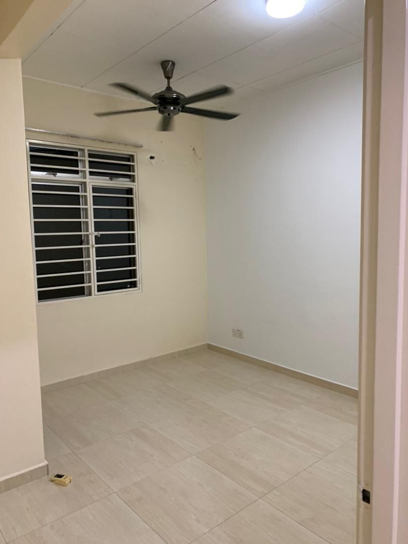 Semi Detached Double Storey House Kipark Puchong - photo 4