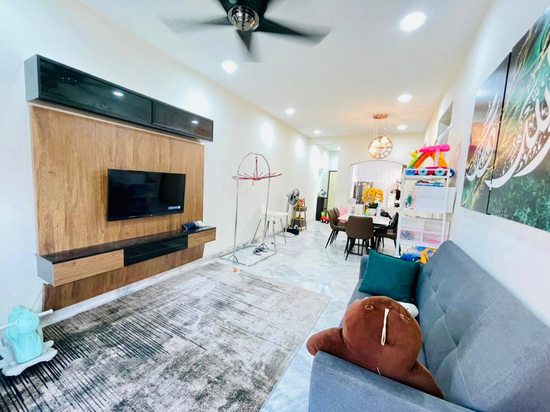 Freehold Level Two Apartment Mediterranean Shah Al