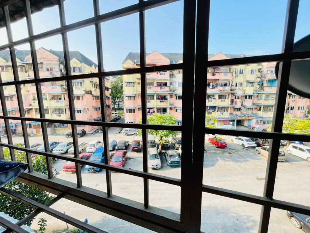 Freehold Level Two Apartment Mediterranean Shah Al - photo 2