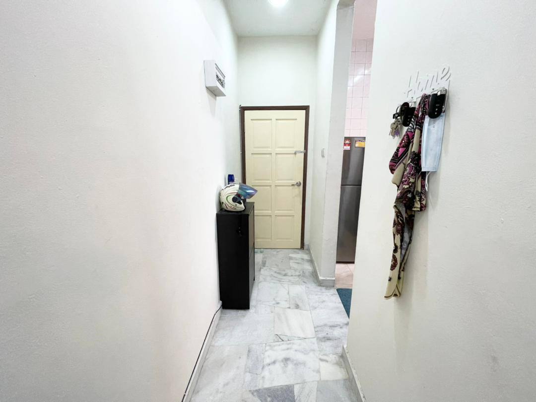 Freehold Level Two Apartment Mediterranean Shah Al - photo 6