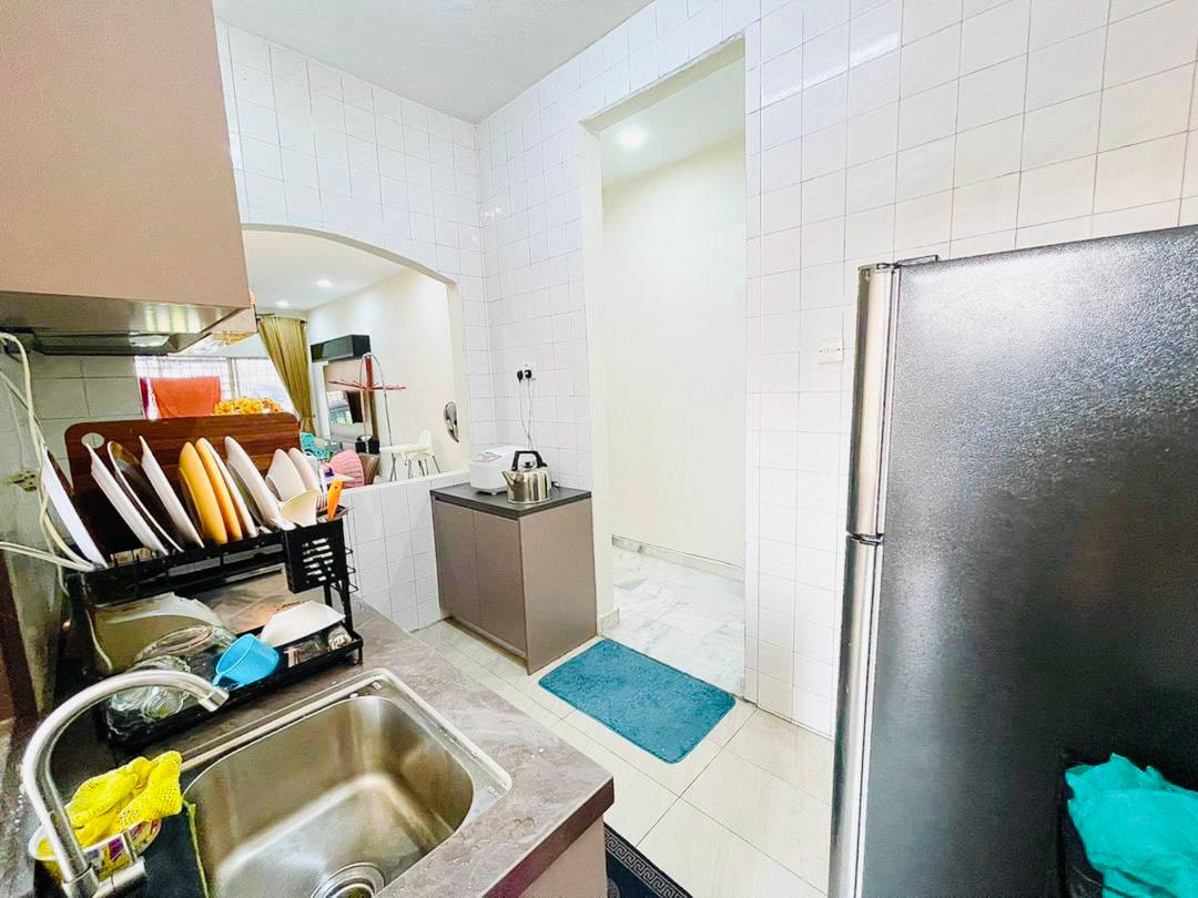 Freehold Level Two Apartment Mediterranean Shah Al - photo 8