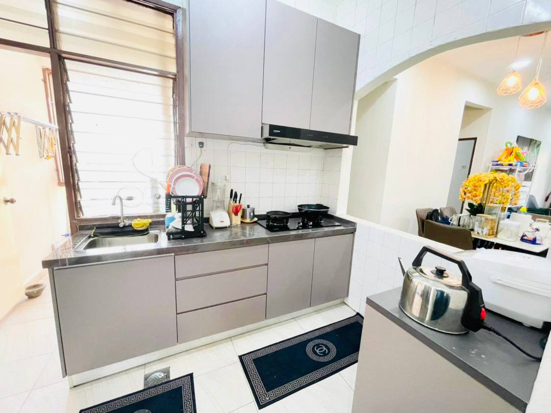 Freehold Level Two Apartment Mediterranean Shah Al - photo 9