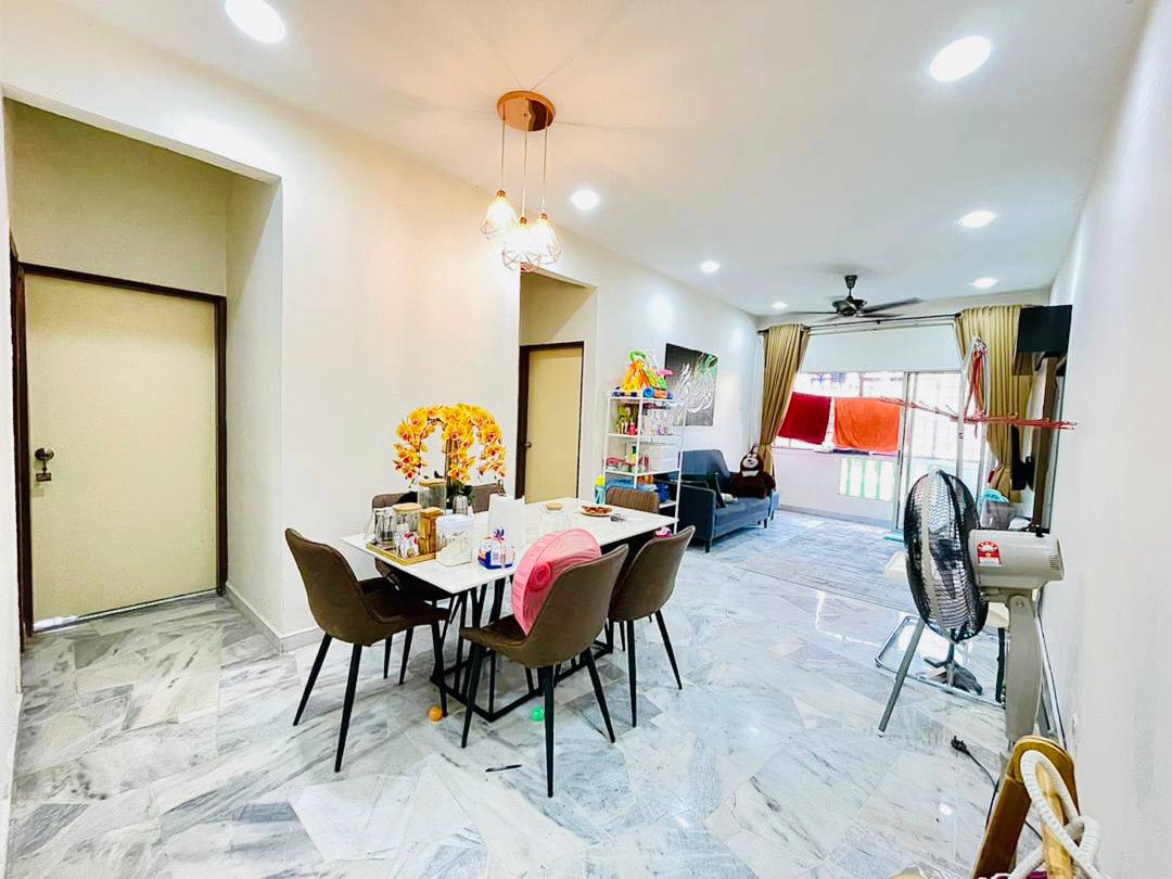 Freehold Level Two Apartment Mediterranean Shah Al - photo 11