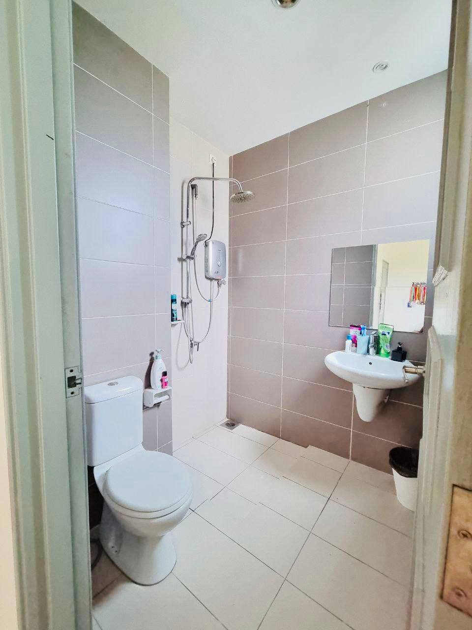 Freehold Zircona Double Storey Terrace Shah Alam - photo 2