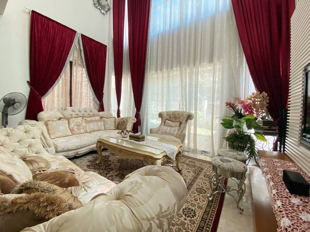 Fully Furnished Bungalow Three Storey Riverview