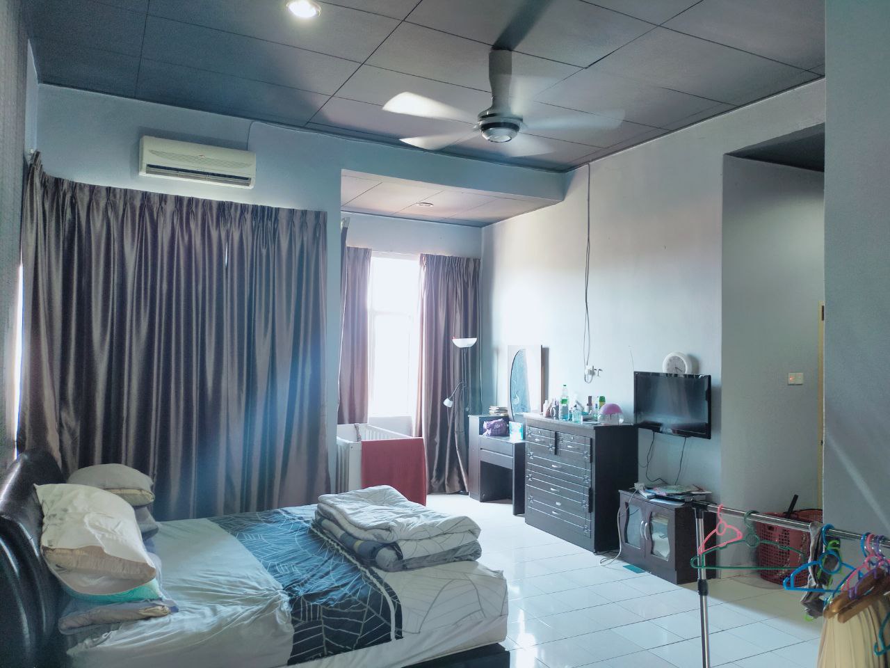 Two and Half Storey Semi D Jalan Plumbum Shah Alam