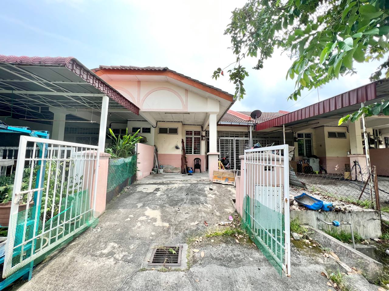 Facing Open Single Storey Taman Arked Dengkil