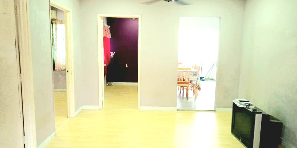 Fully Renovated Flat Pkns Section Eighteen Shah Al
