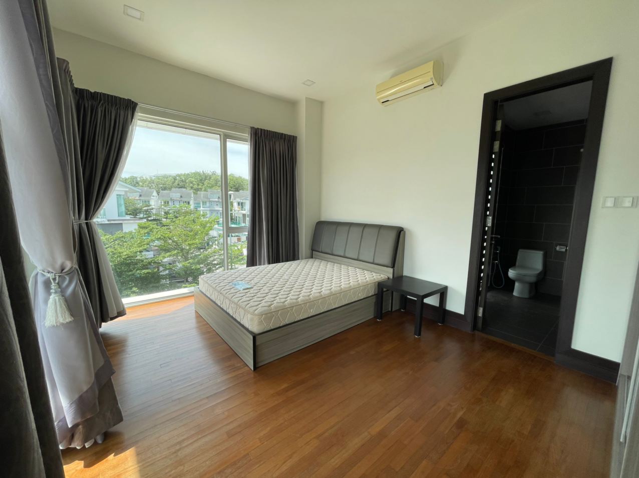 Freehold Triplet Bungalow Corner Damaisari Wangsa - photo 3