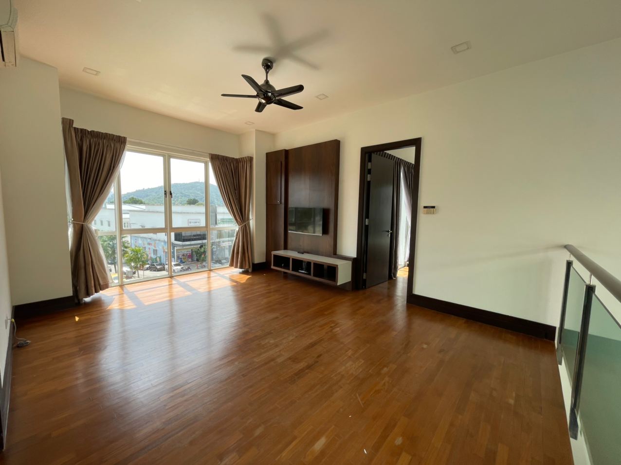 Freehold Triplet Bungalow Corner Damaisari Wangsa - photo 4