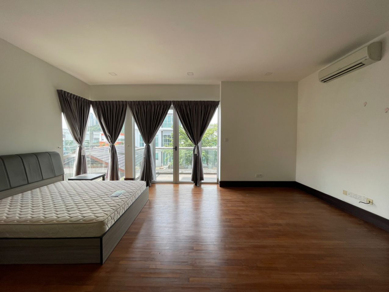 Freehold Triplet Bungalow Corner Damaisari Wangsa - photo 7