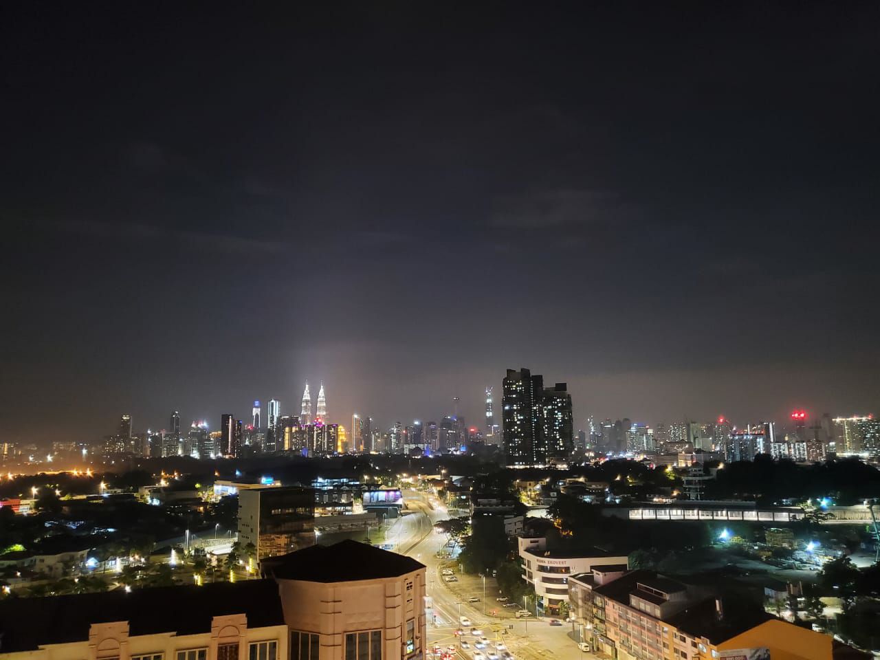 Freehold Facing Klcc Diamond Regency Setapak - photo 2