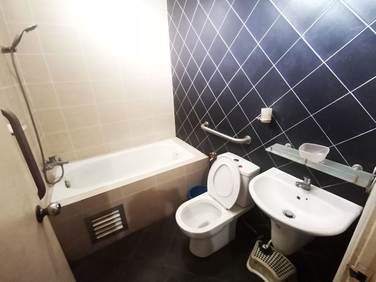 Corner Lot Double Storey Bungalow Shah Alam - photo 3