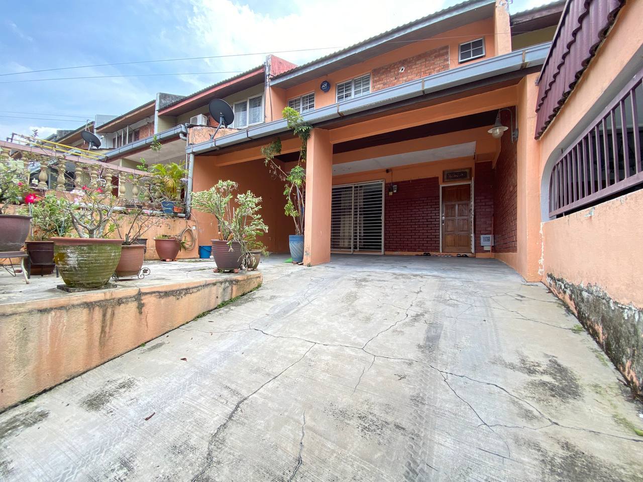 Facing Open Doube Storey Terrace Taman Kesuma Ampa - photo 2
