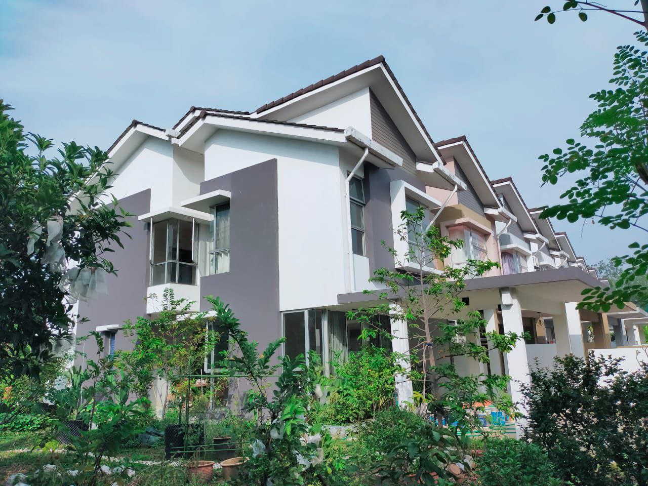Corner Lot Spira Alam Impian