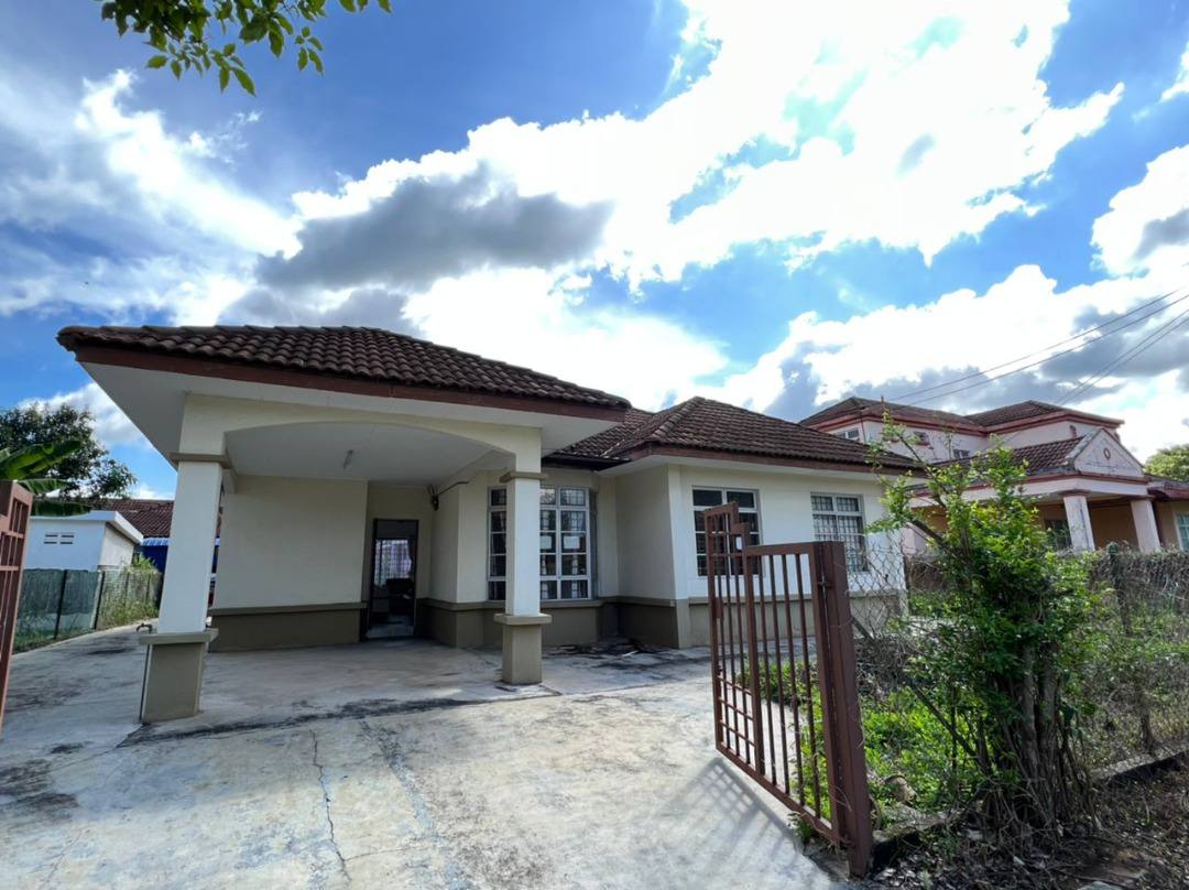 Freehold Bungalow Pantai Sepang Putra - photo 7