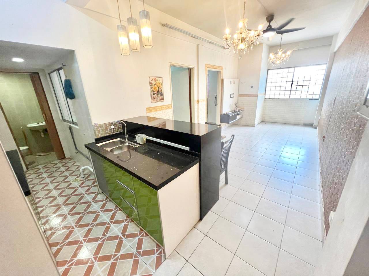 Level Two Corner Kajang Impian Apartment