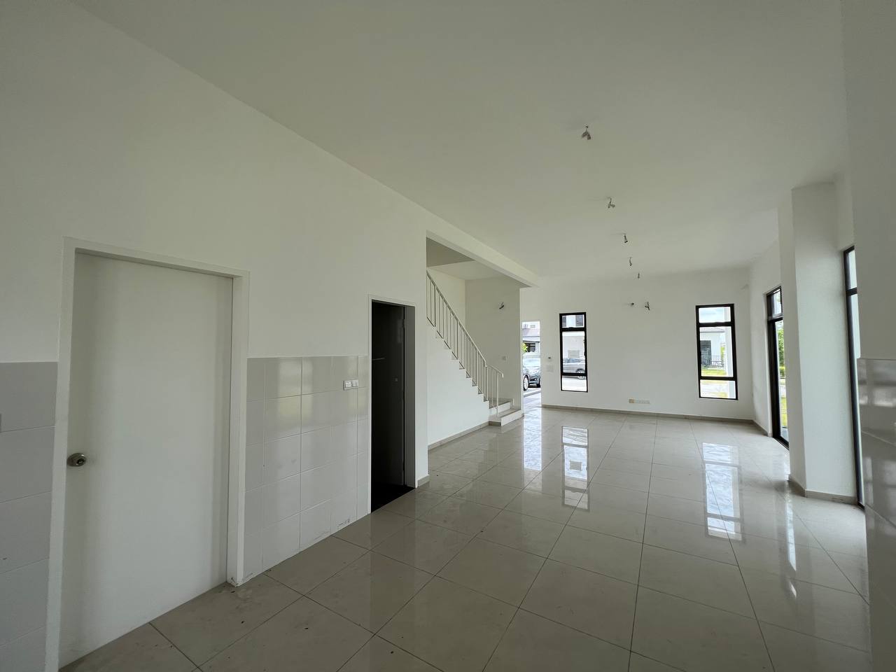 Semi D Corner Lot Avenham Garden Eco Grandeur - photo 2