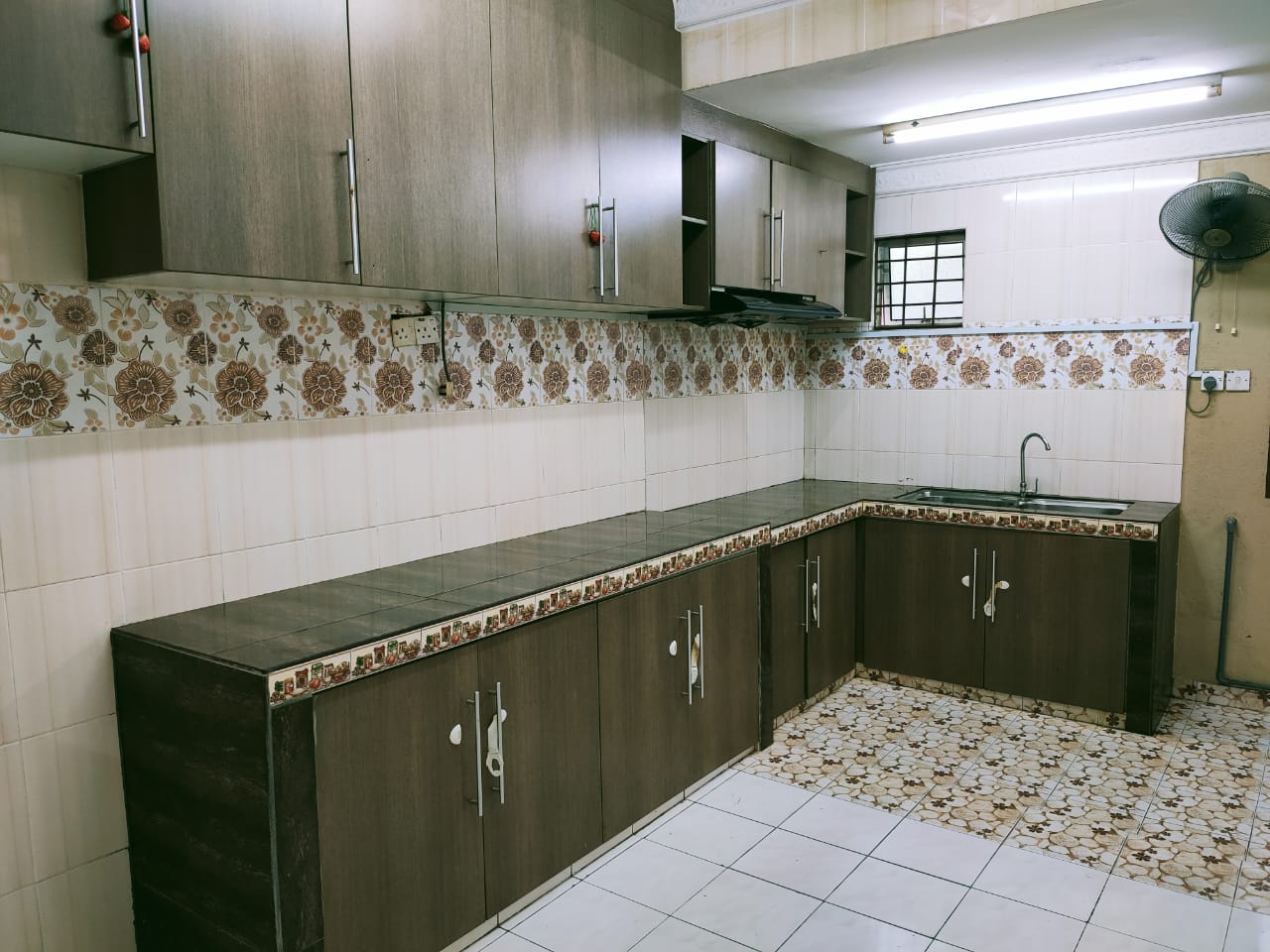 DOUBLE STOREY TAMAN PINGGIRAN PUTRA SERI KEMBANGAN - photo 3