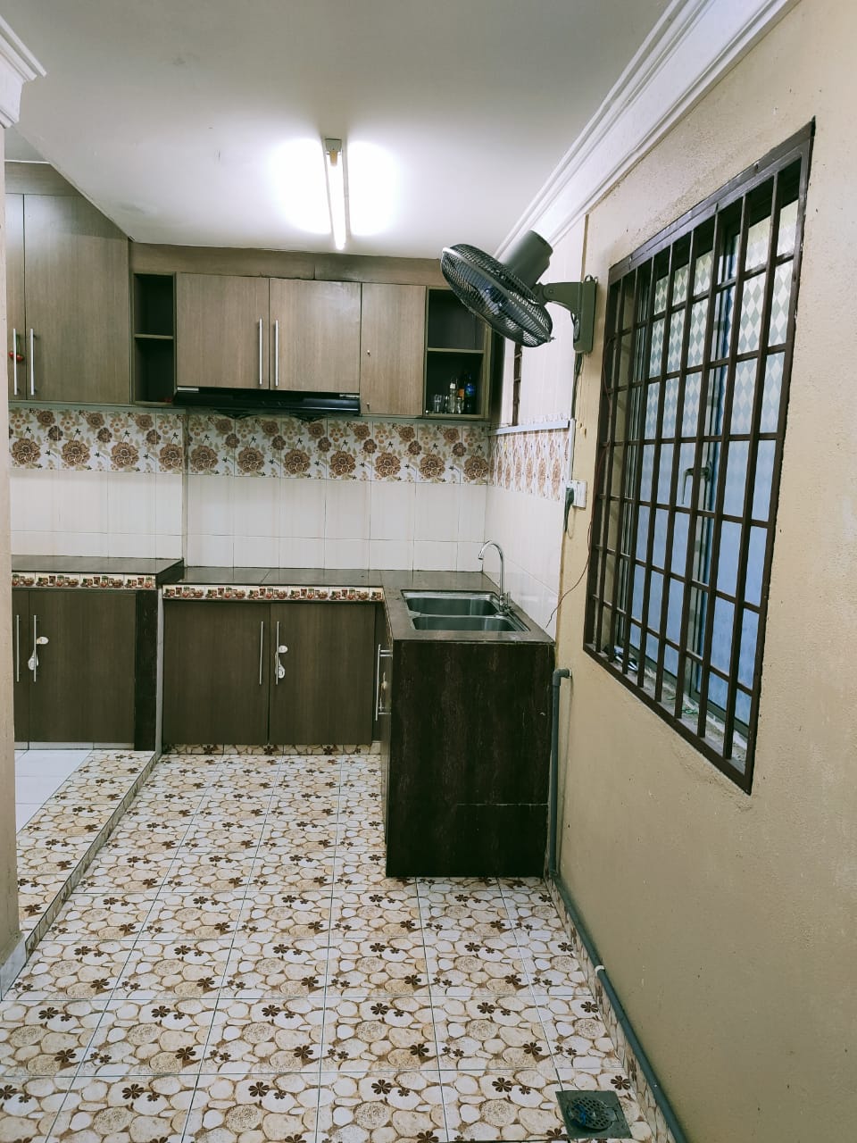 DOUBLE STOREY TAMAN PINGGIRAN PUTRA SERI KEMBANGAN - photo 4