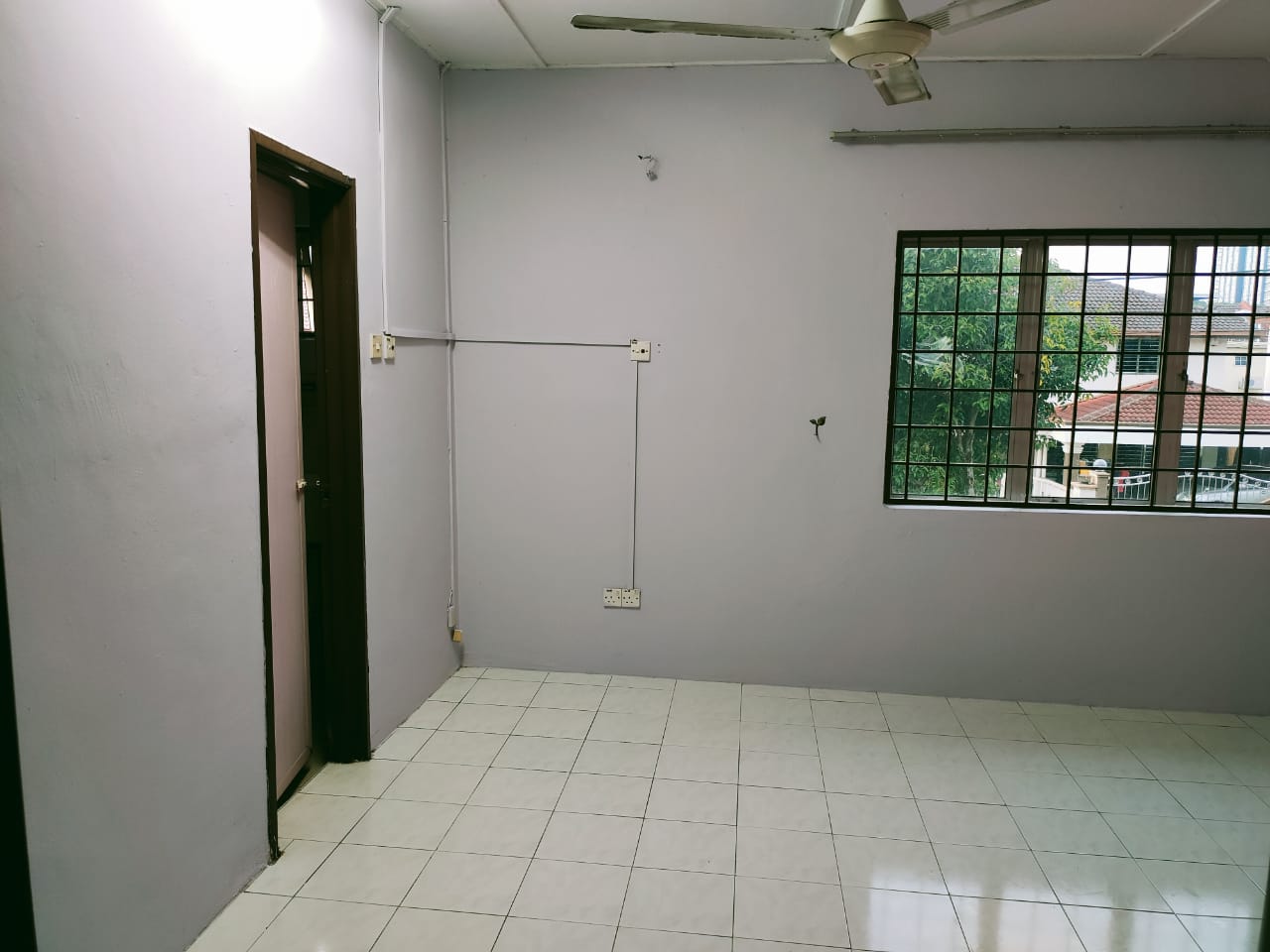 DOUBLE STOREY TAMAN PINGGIRAN PUTRA SERI KEMBANGAN - photo 6