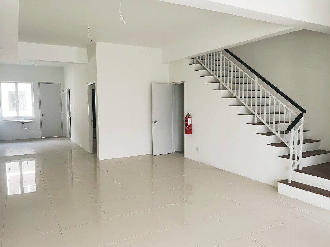 DOUBLE STOREY TERACE HOUSE CASA VIEW CYBERSOUTH - photo 4