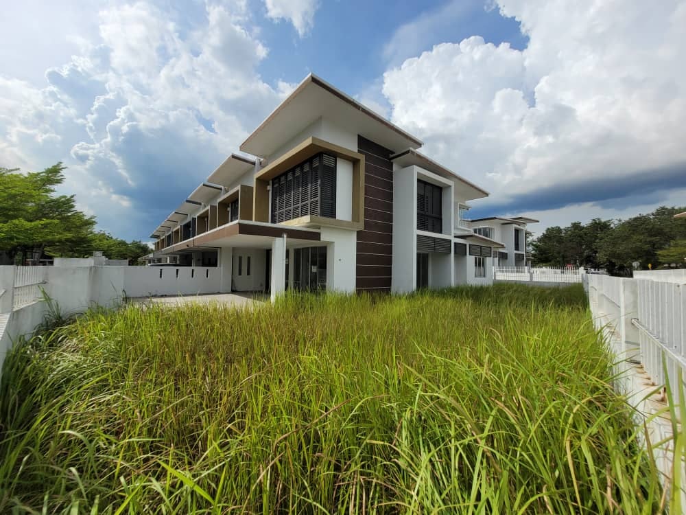 DOUBLE STOREY ELMINA GARDENS SHAH ALAM - photo 2