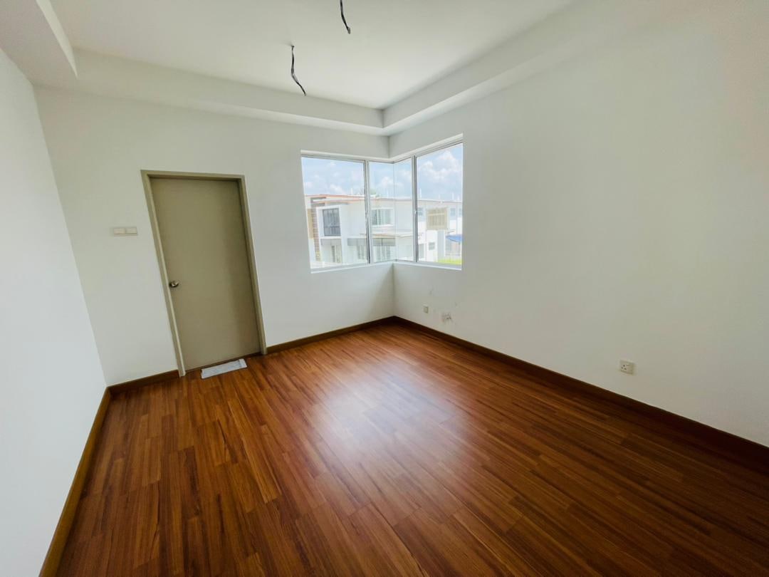 DOUBLE STOREY ELMINA GARDENS SHAH ALAM - photo 7
