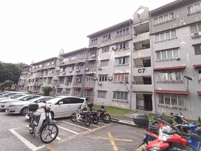 APARTMENT PUTRA PERMAI TYPE C SERI KEMBANGAN - photo 2