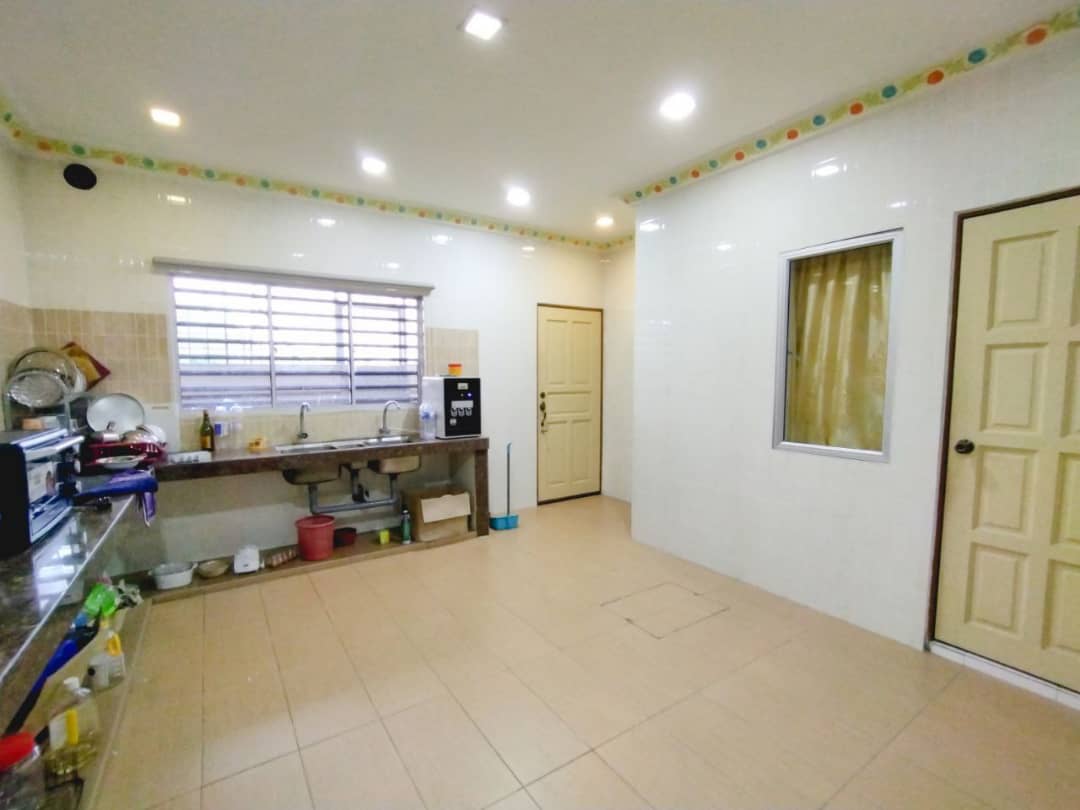 DOUBLE STOREY TERRACE BANDAR PUTRA PERMAI - photo 4
