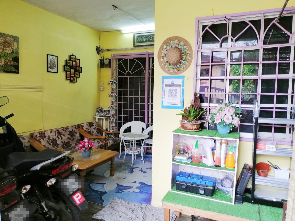 DOUBLE STOREY JALAN ANGGERIK PUCHONG PERDANA - photo 2